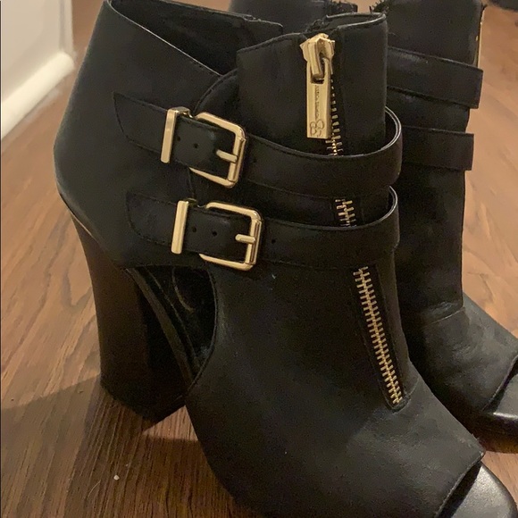 Open toe heals - Picture 3 of 3